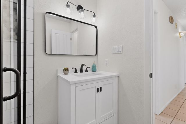 316 La Chamisal Lane NW, Los Ranchos, NM 87107