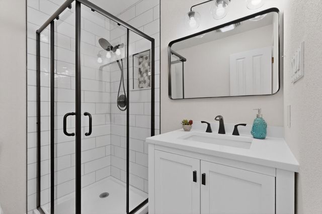 316 La Chamisal Lane NW, Los Ranchos, NM 87107