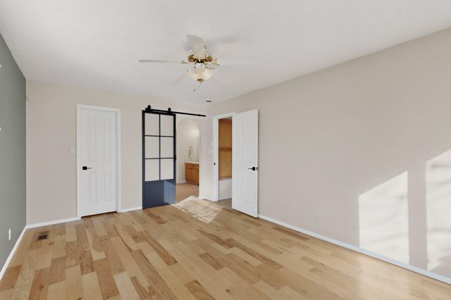 316 La Chamisal Lane NW, Los Ranchos, NM 87107