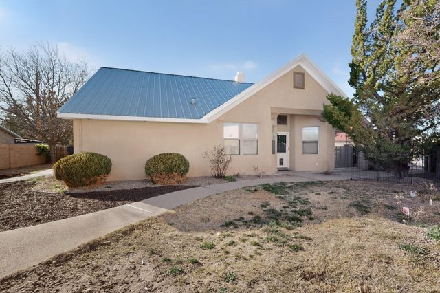 316 La Chamisal Lane NW, Los Ranchos, NM 87107