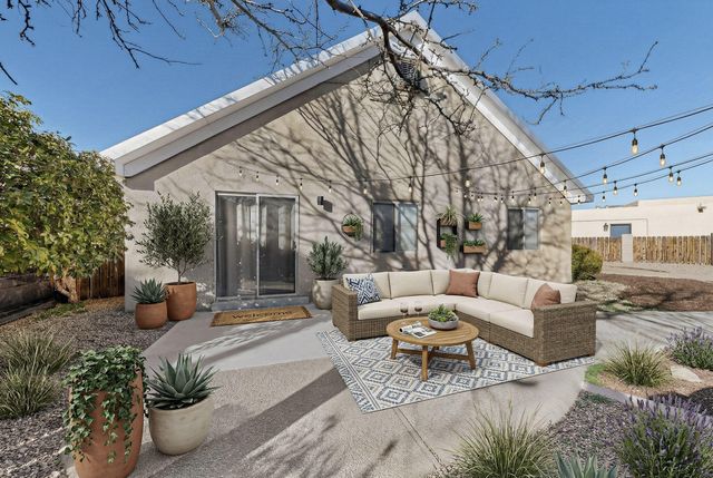 316 La Chamisal Lane NW, Los Ranchos, NM 87107