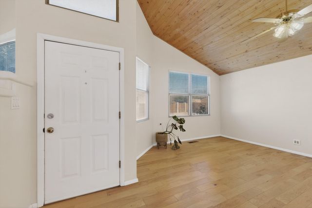 316 La Chamisal Lane NW, Los Ranchos, NM 87107