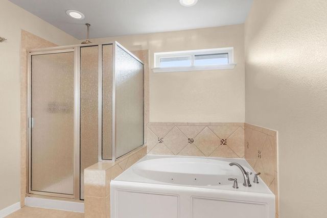 209 Anderson ST, Hutto, TX 78634