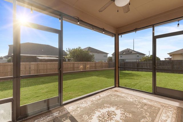 209 Anderson ST, Hutto, TX 78634