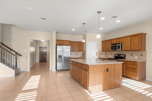 209 Anderson ST, Hutto, TX 78634