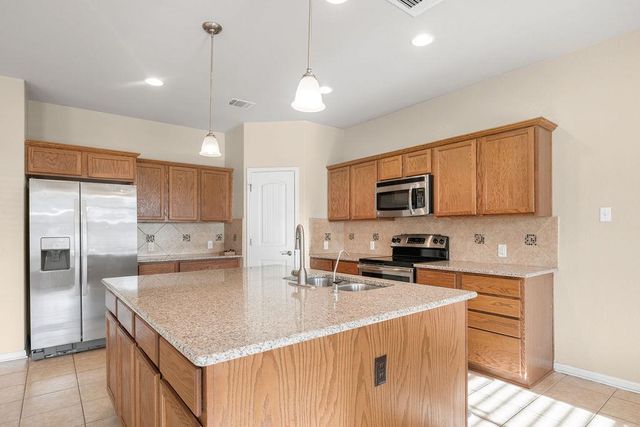 209 Anderson ST, Hutto, TX 78634