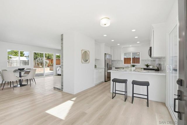 8702 Glenhaven St, San Diego, CA 92123