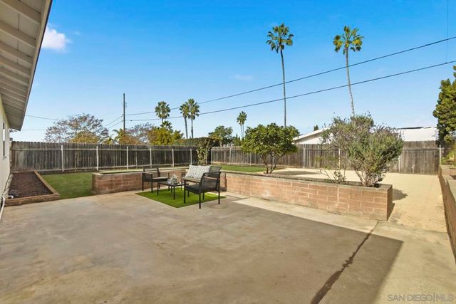 8702 Glenhaven St, San Diego, CA 92123