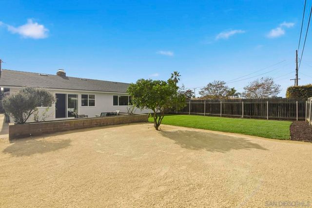 8702 Glenhaven St, San Diego, CA 92123