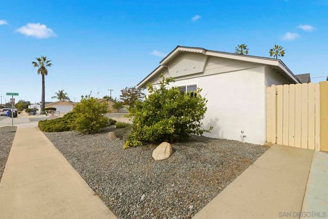 8702 Glenhaven St, San Diego, CA 92123