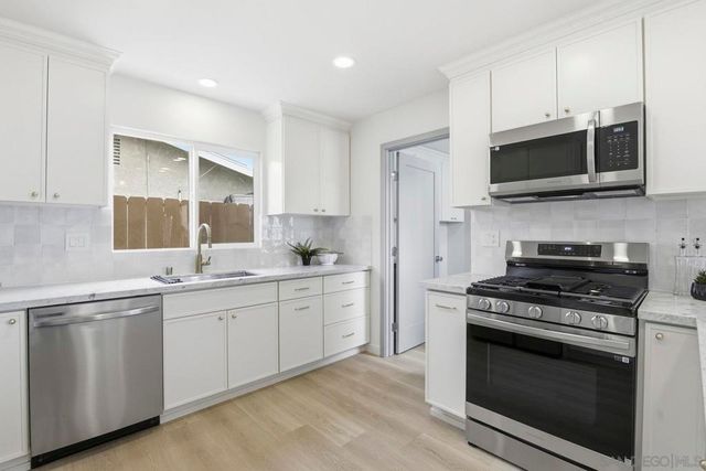 8702 Glenhaven St, San Diego, CA 92123