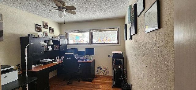 913 S 8th Avenue W, Newton, IA 50208