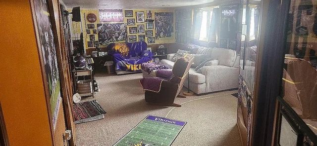 913 S 8th Avenue W, Newton, IA 50208