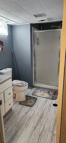 913 S 8th Avenue W, Newton, IA 50208