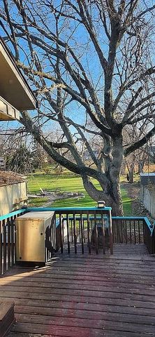 913 S 8th Avenue W, Newton, IA 50208