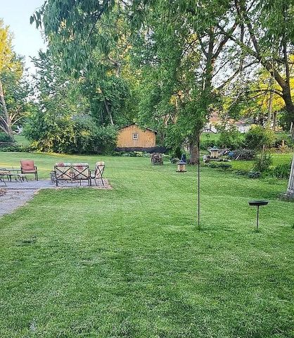 913 S 8th Avenue W, Newton, IA 50208