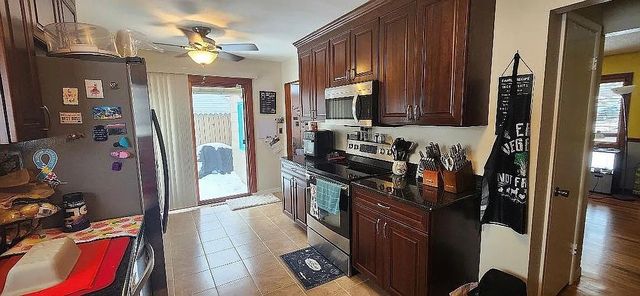 913 S 8th Avenue W, Newton, IA 50208