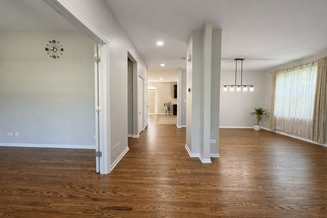 3091 Long Common Parkway, Elgin, IL 60124