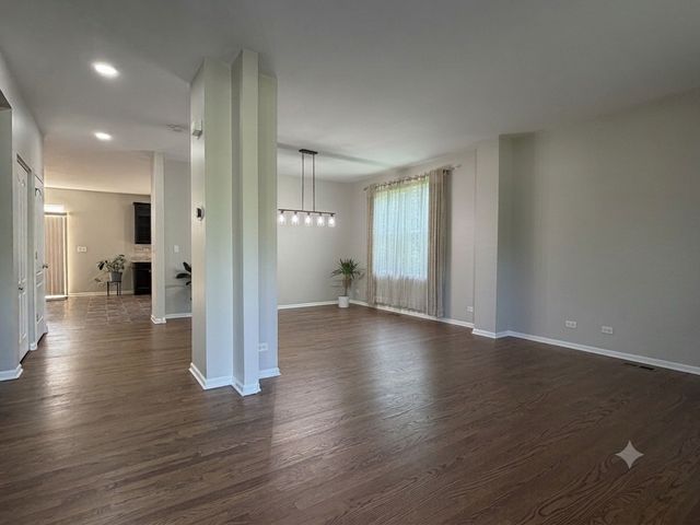 3091 Long Common Parkway, Elgin, IL 60124