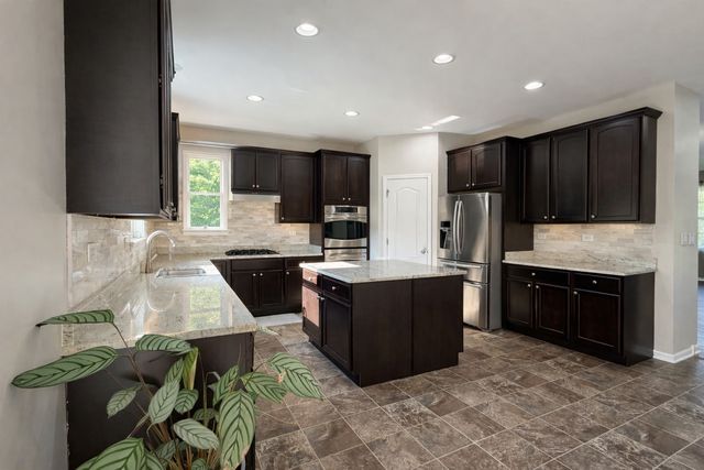 3091 Long Common Parkway, Elgin, IL 60124