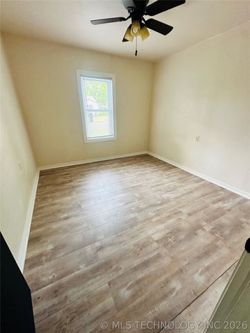 1001 Summit Street, Henryetta, OK 74437
