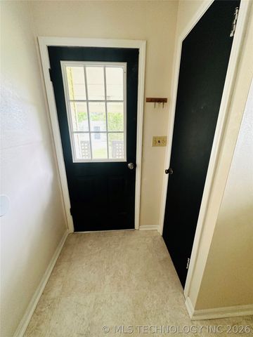 1001 Summit Street, Henryetta, OK 74437