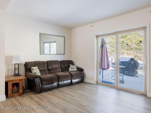 15 Troy Lane, Highland, NY 12528