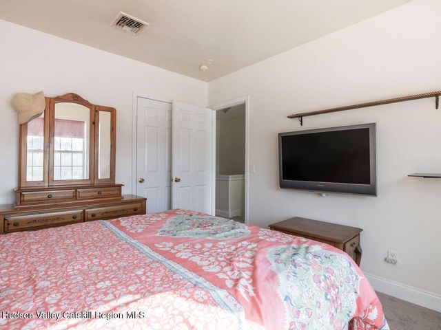 15 Troy Lane, Highland, NY 12528