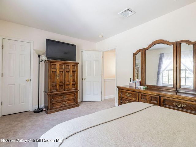 15 Troy Lane, Highland, NY 12528