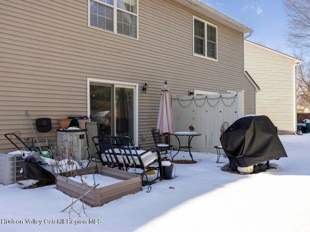 15 Troy Lane, Highland, NY 12528