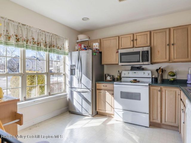 15 Troy Lane, Highland, NY 12528