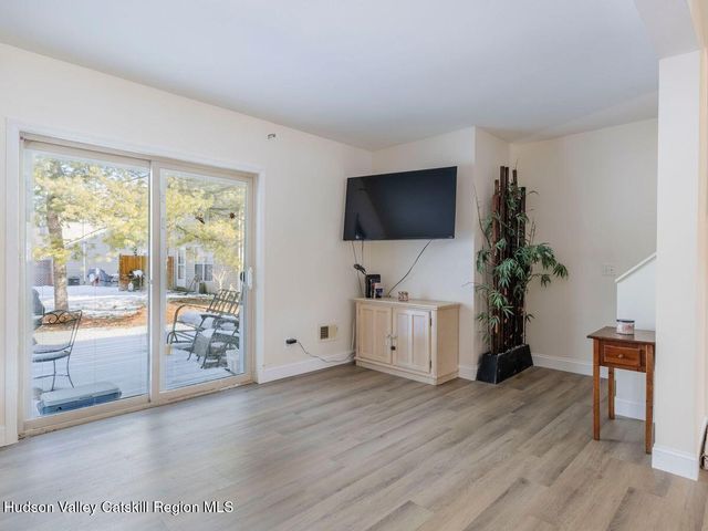 15 Troy Lane, Highland, NY 12528