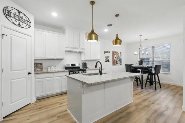 8237 Cheetah Path, Godley, TX 76044