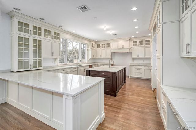 8 Walden Lane, Rye, NY 10580