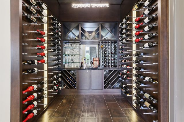 5710 Chestnut Lane, West Des Moines, IA 50266