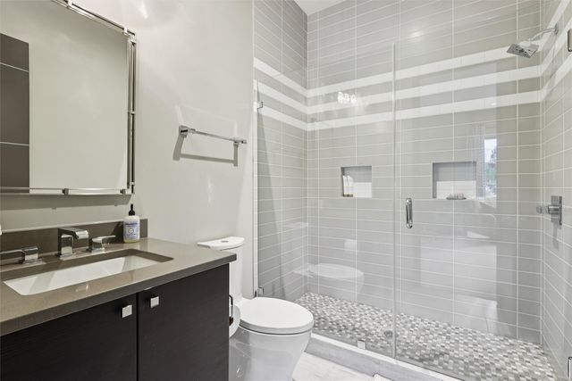 5710 Chestnut Lane, West Des Moines, IA 50266