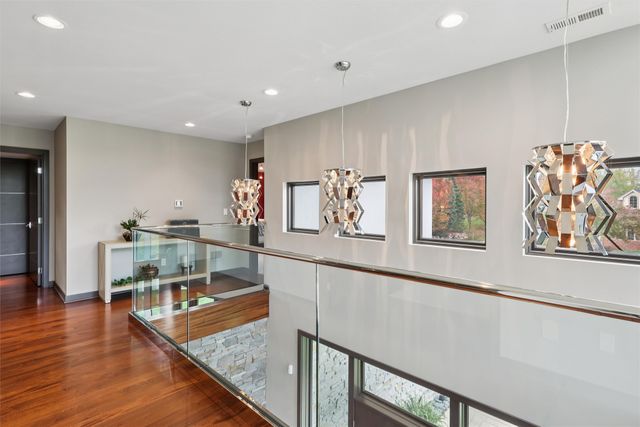 5710 Chestnut Lane, West Des Moines, IA 50266