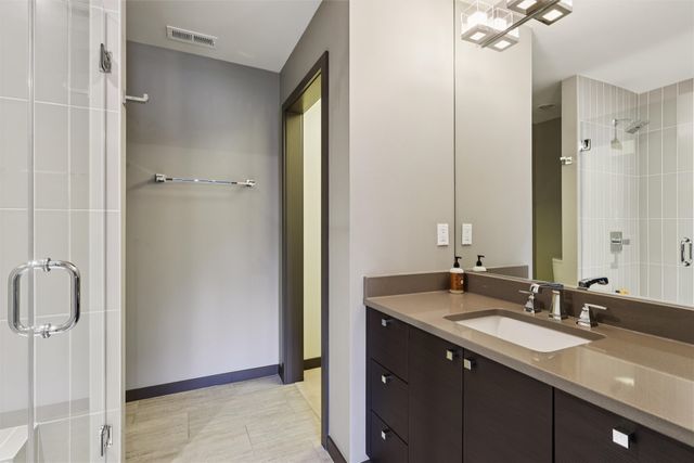 5710 Chestnut Lane, West Des Moines, IA 50266