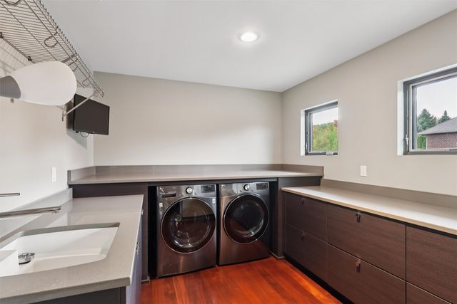 5710 Chestnut Lane, West Des Moines, IA 50266