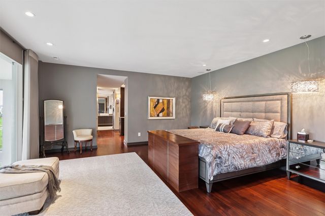 5710 Chestnut Lane, West Des Moines, IA 50266