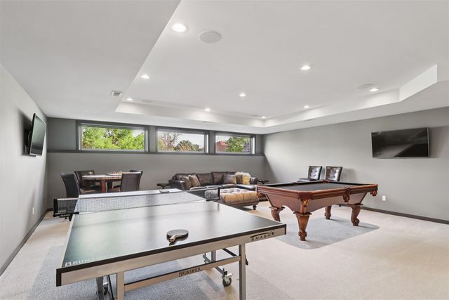 5710 Chestnut Lane, West Des Moines, IA 50266