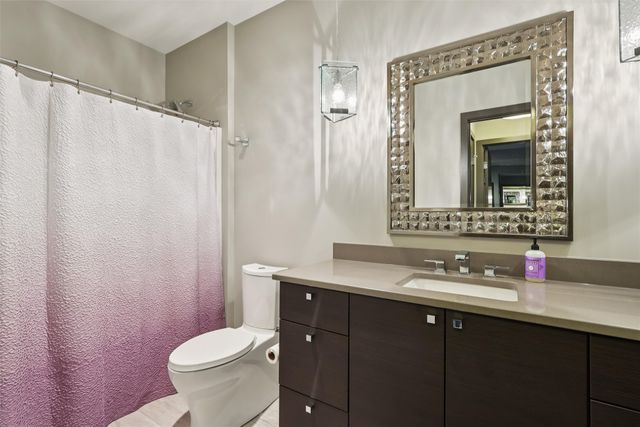 5710 Chestnut Lane, West Des Moines, IA 50266