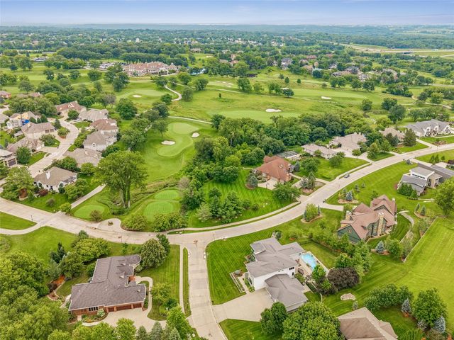 5710 Chestnut Lane, West Des Moines, IA 50266