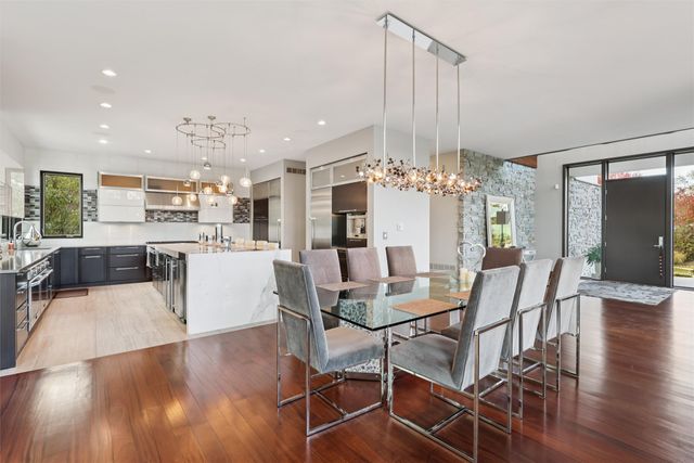 5710 Chestnut Lane, West Des Moines, IA 50266