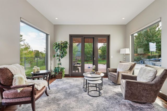 5710 Chestnut Lane, West Des Moines, IA 50266