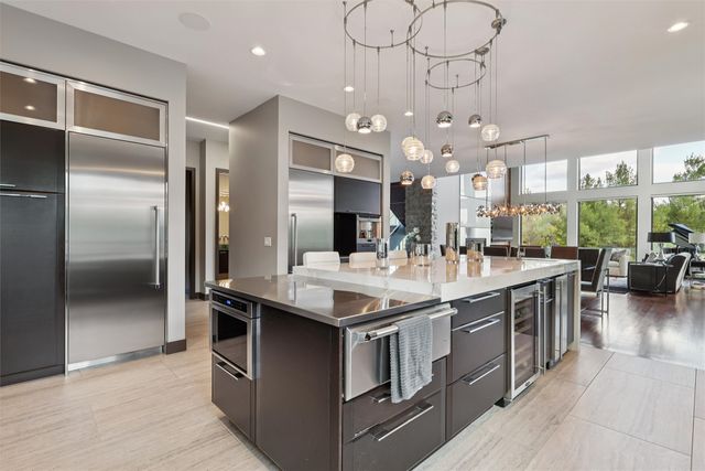 5710 Chestnut Lane, West Des Moines, IA 50266