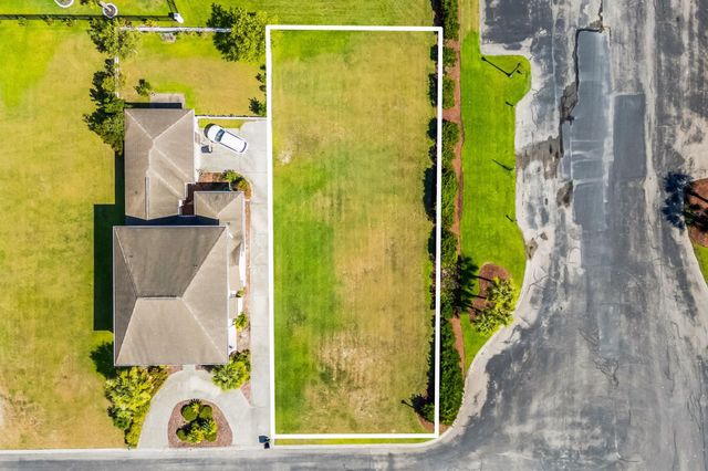 921 Waterton Ave., Myrtle Beach, SC 29579