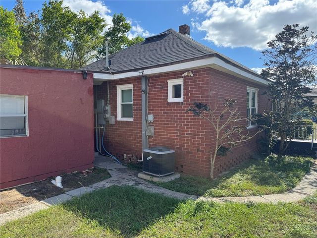 425 E SESSOMS AVENUE, Lake Wales, FL 33853