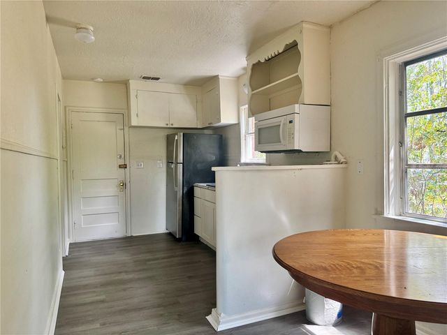 425 E SESSOMS AVENUE, Lake Wales, FL 33853