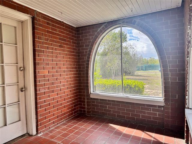 425 E SESSOMS AVENUE, Lake Wales, FL 33853